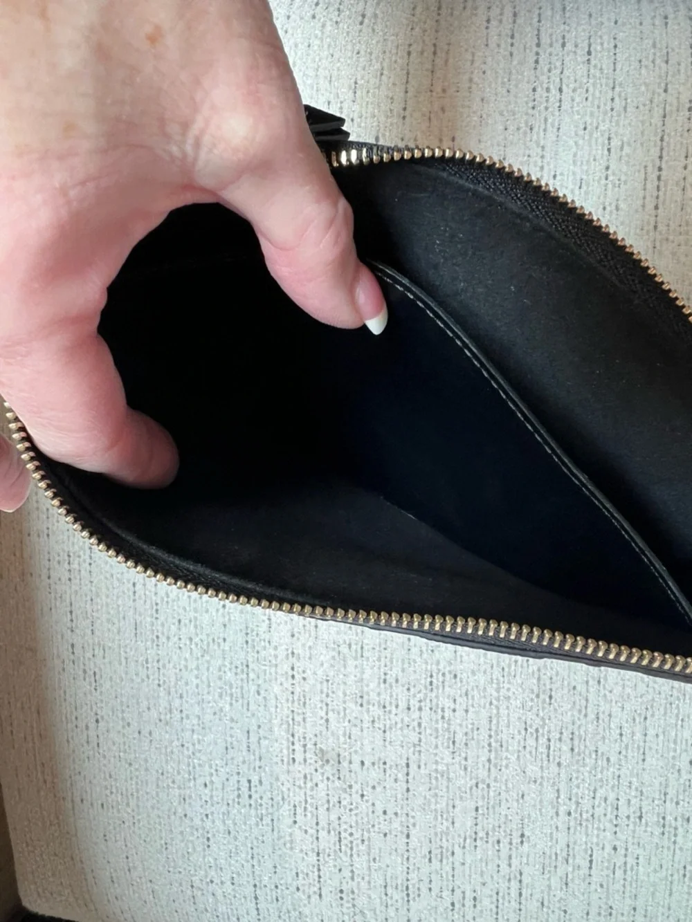 Louis Vuitton Melanie Pochette - Picture 15 of 16